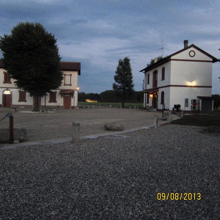 Bed And Breakfast Azienda Agricola Cascina Salazzara Magenta Zewnętrze zdjęcie